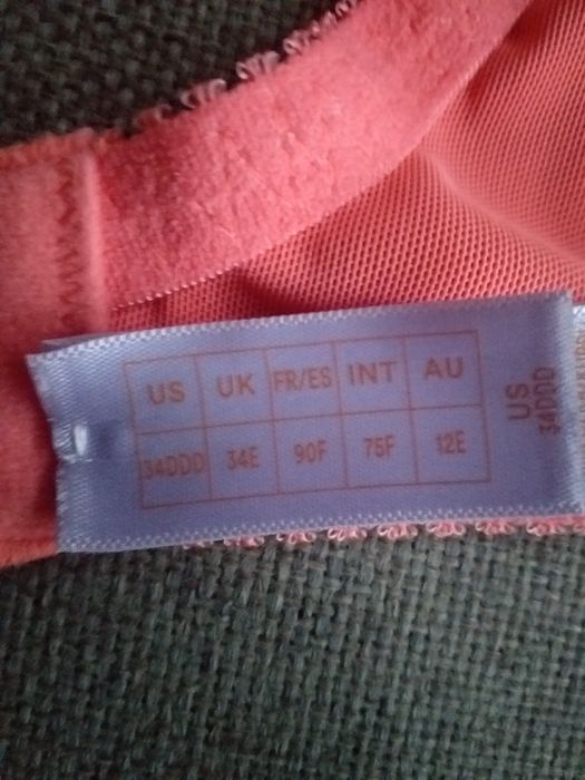 Biustonosz stanik savage X fenty  34 E