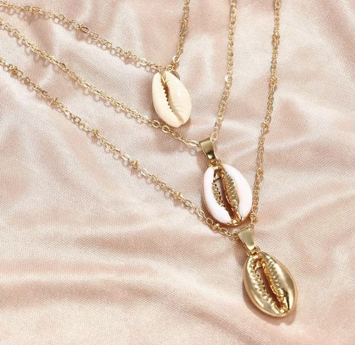 Fio Colar com pendentes de conchas / buzios (novo)