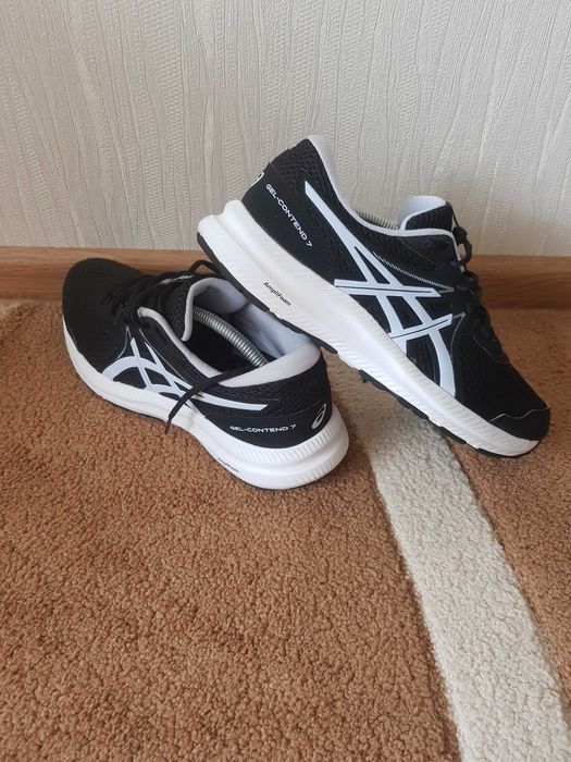 кросівки ASICS 40 р.