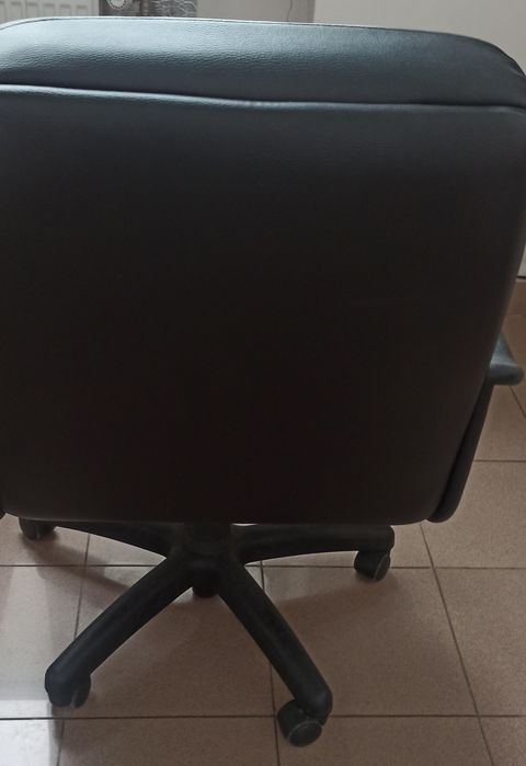 Продам офисное кресло руководителя. Отличное состояние.