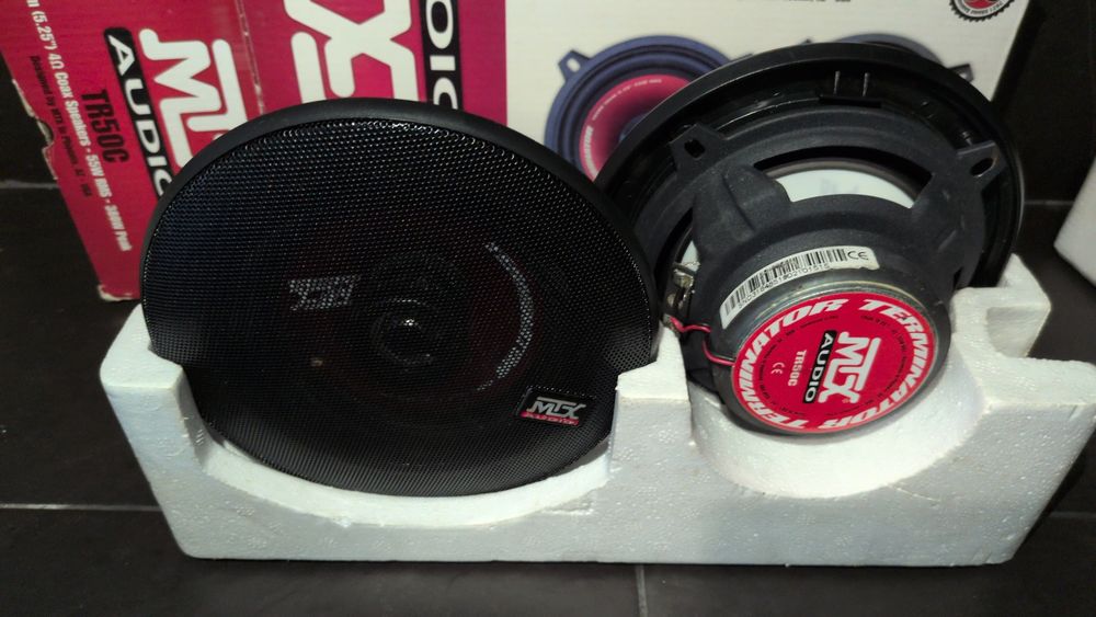 Colunas MTX TR50C novas na Caixa