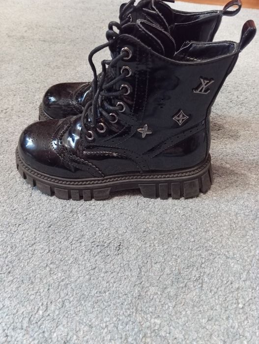 Продам ботіночки на дівчинку