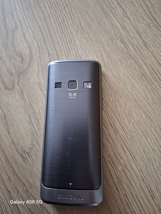 Samsung  GT-S5610 + наушник новий