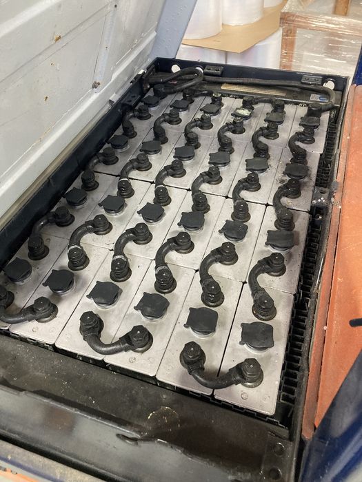 Empilhador Toyota eléctrico 1000 kgs