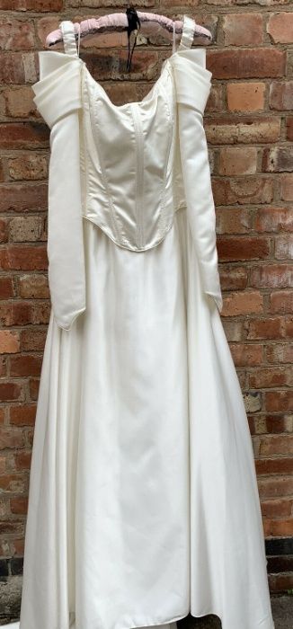 NOVO e Único - VESTIDO DE NOIVA - Ronald Joyce - branco pérola - T40