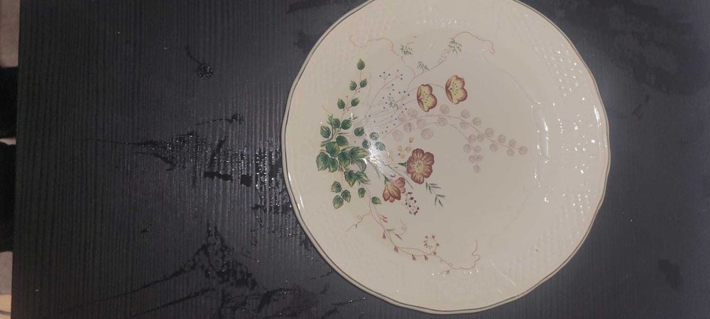 Prato de Sacavém / Estilo Vintage - Motivos Florais e Relevo