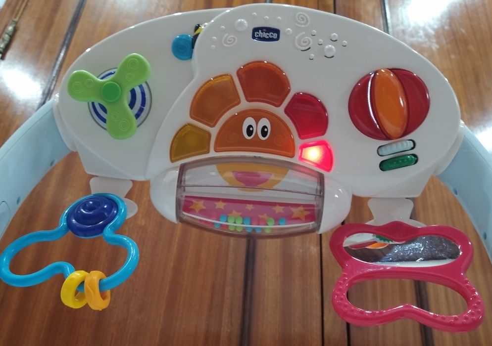 Ginásio de atividades para bebé brinquedo casa quarto apartamento.