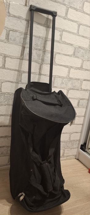 Сумка-чемодан на колёсах.