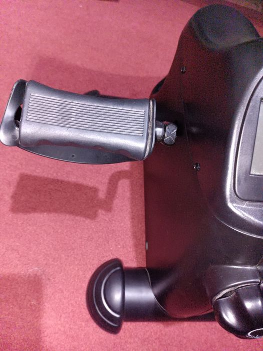 Mini exercitador de braços e pernas