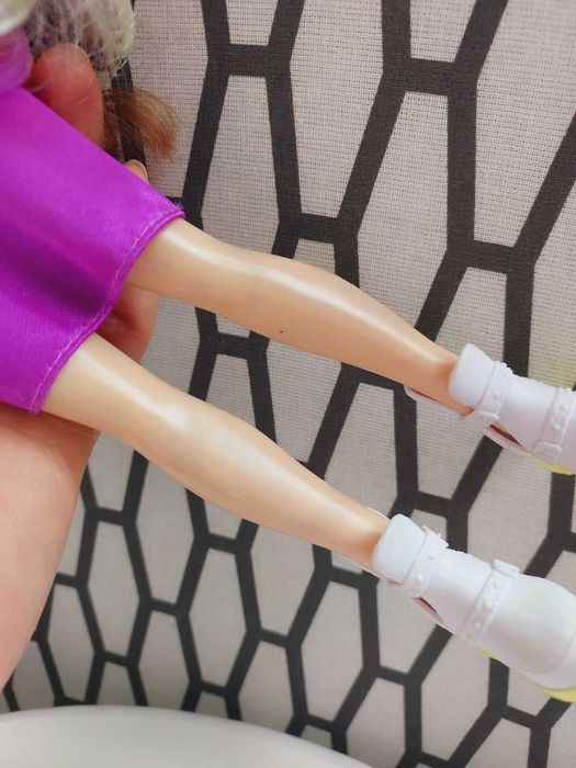 Far Out Toys лялечка Ерін 2021 рік.