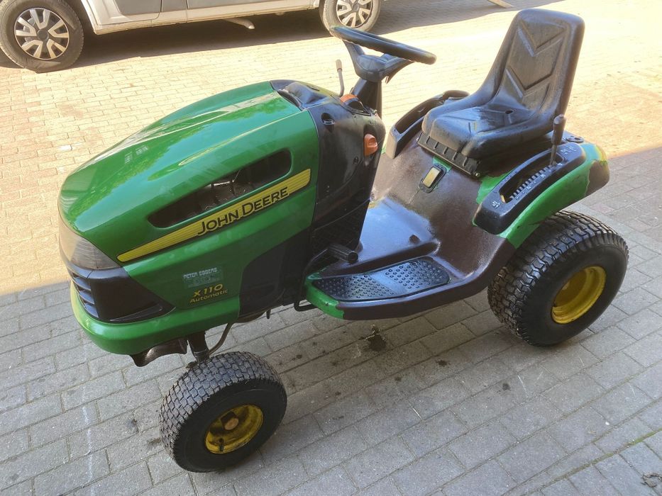 Traktorek kosiarka John Deere X110