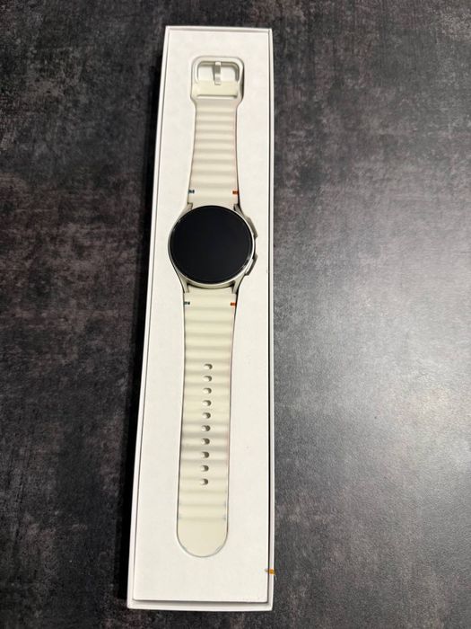 Продам Смарт-годинник Samsung Galaxy Watch 7 40mm Cream