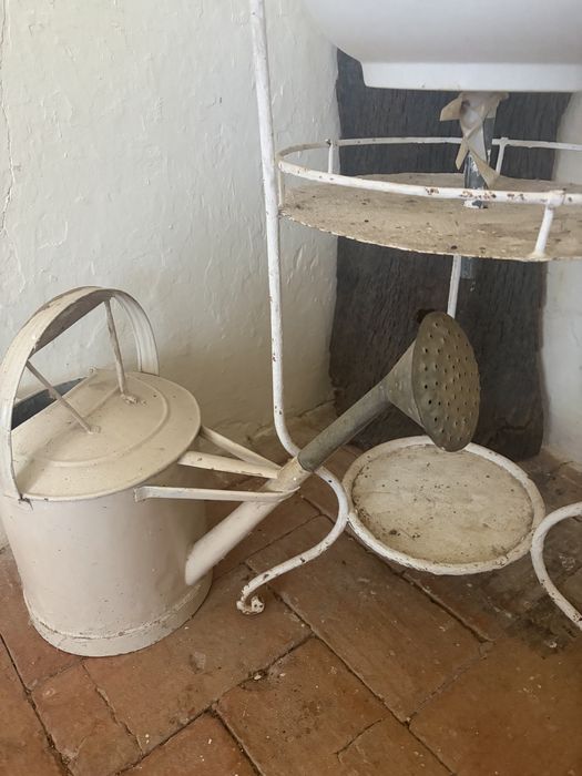 Lavatorio Antigo com Regador