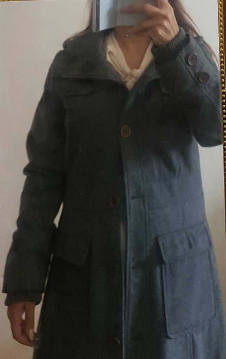 Casaco comprido cinzento