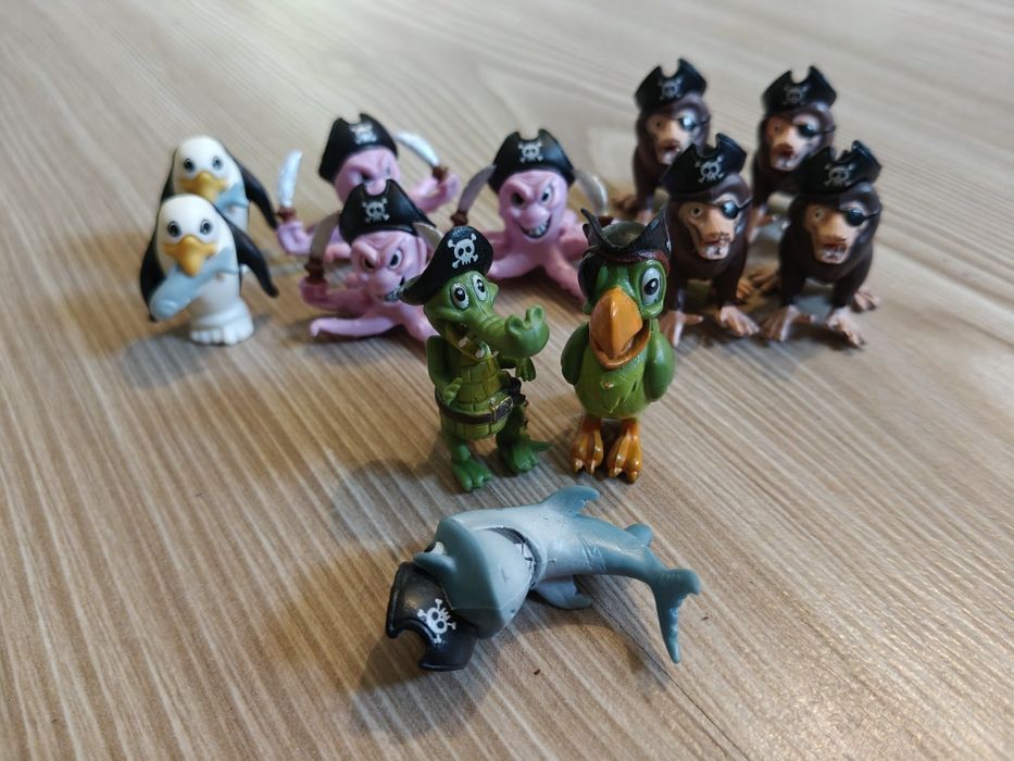 Figurki kinderki Piratów 10 sztuk