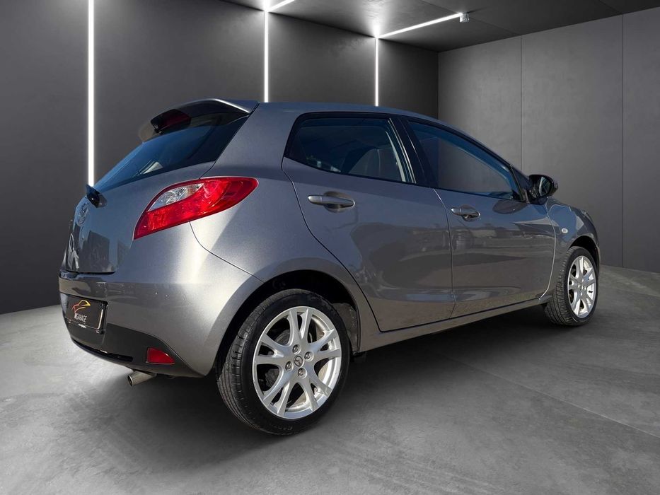 Mazda 2 1.3MZR GPS+CarPlay+J16" c/Garantia - 121€ p/mês