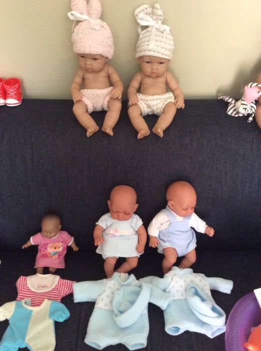 Nenucos e bonecas de brincar