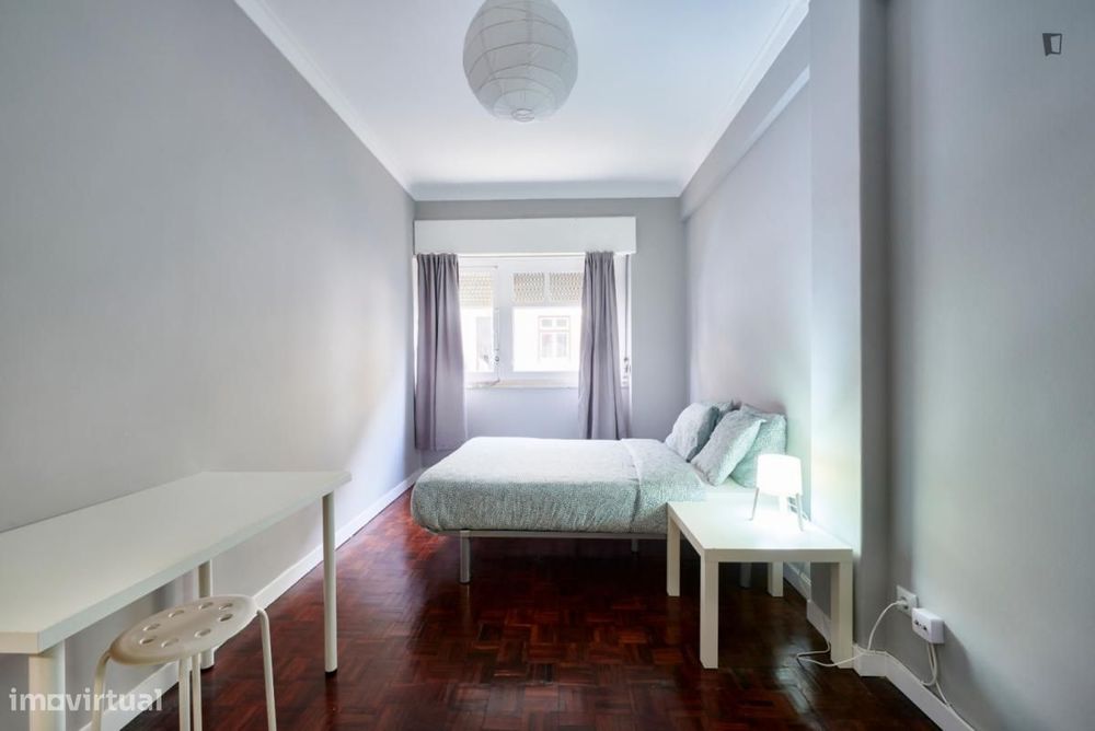 Quarto - localizado em Benfica Lisbon