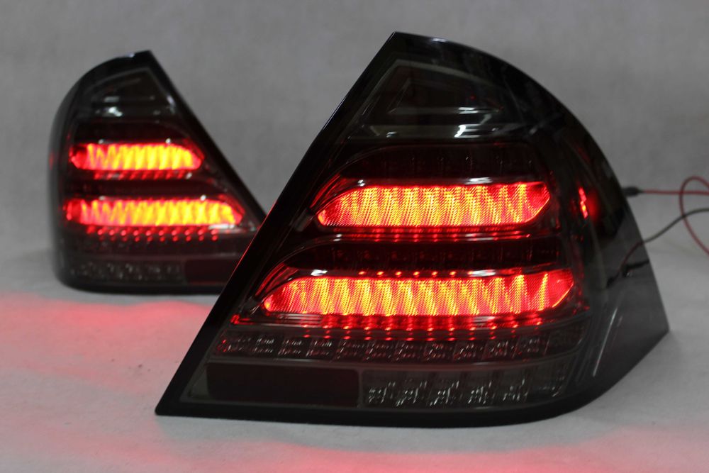 Lampy światła tył tylne MERCEDES C-KLASA W203 SEDAN 00-04 LED DYNAMIC!