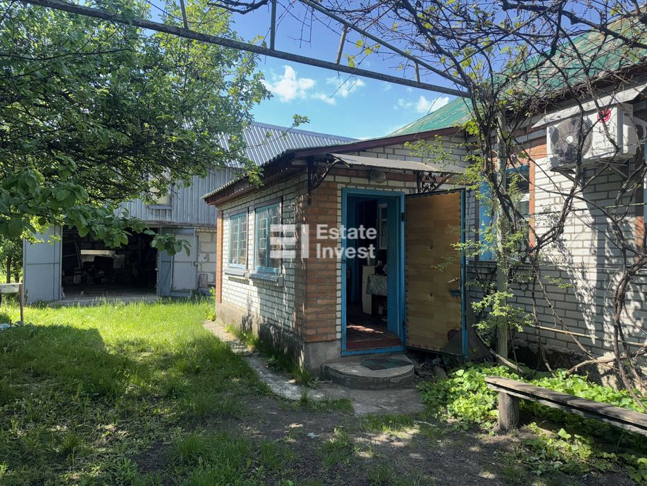 Продається цегляний будинок у мальовничому та тихому місці. с. Дмитрівка (хутір Петрівськ)
