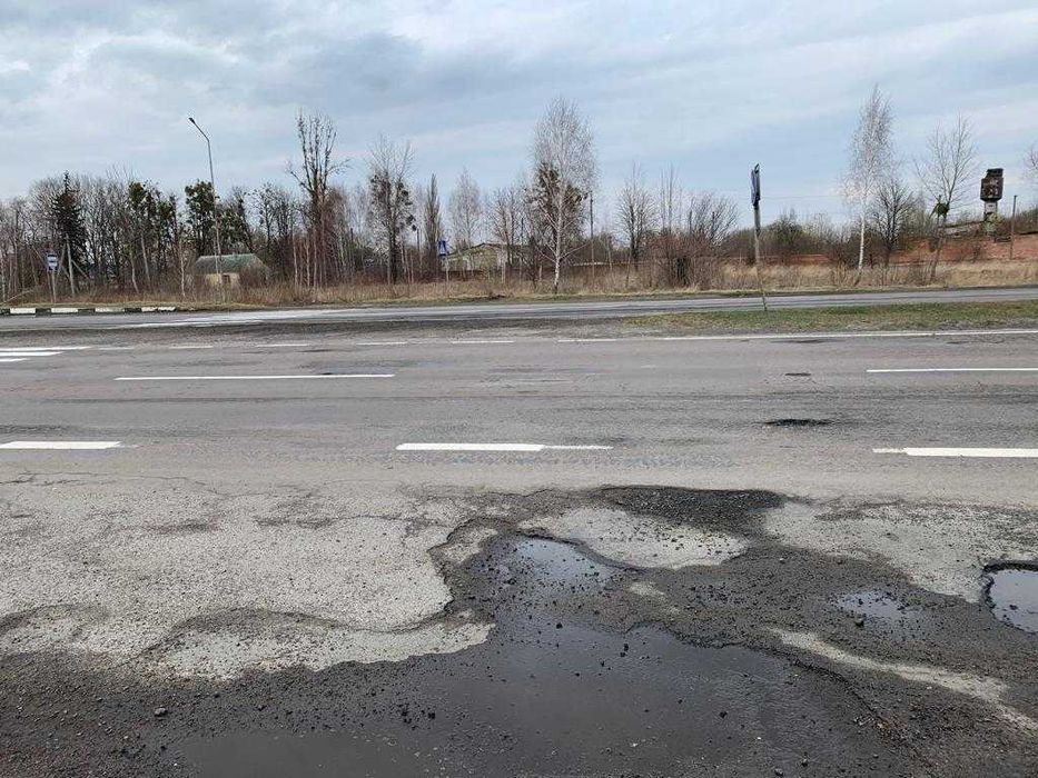 Продаж виробничо-складської комерційної бази в с.Звірів Луцького р-ну