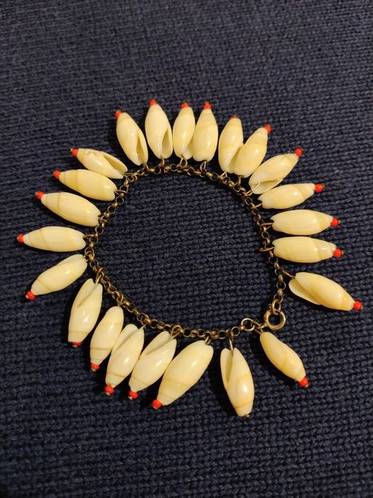 Srebrna bransoletka z muszlami