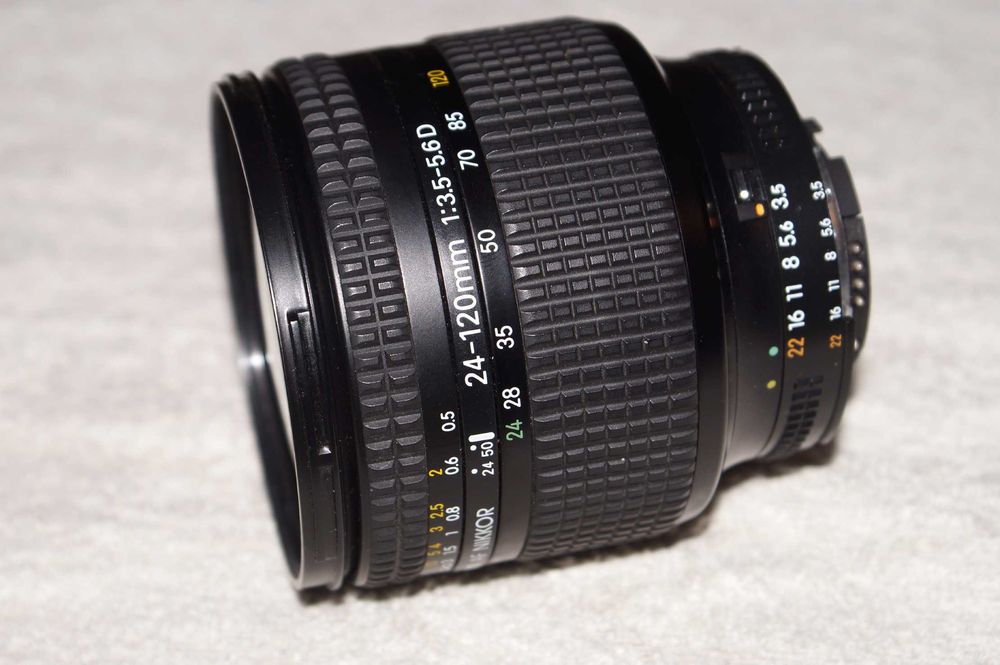 Nikon AF Nikkor 24-120 f/3.5-5.6 D