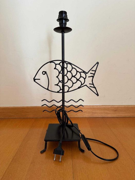 candeeiro decorativo em ferro peixinho