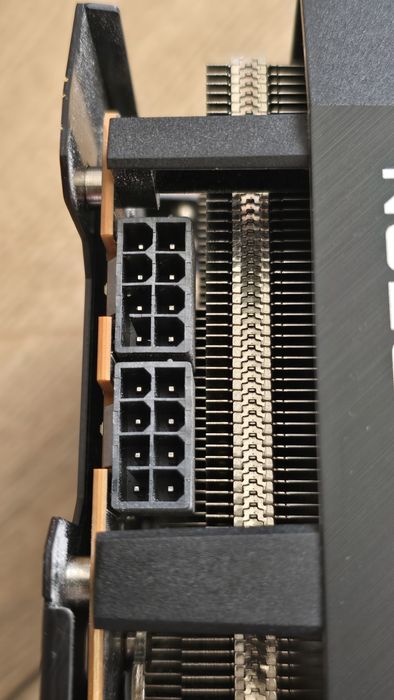 Karta graficzna Asus Radeon 6750xt  12Gb