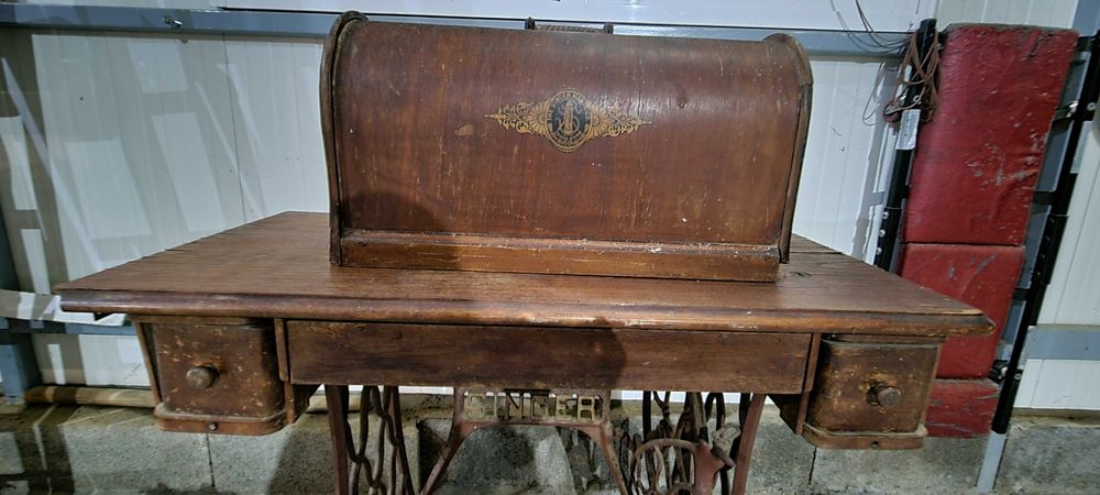Máquina de costura antiga Singer