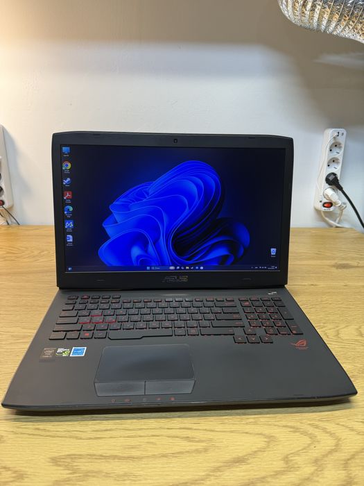 Asus ROG  G751J  i7-4720HQ RAM 16гб ssd 256гб+HDD 500гб  GeForce 965M