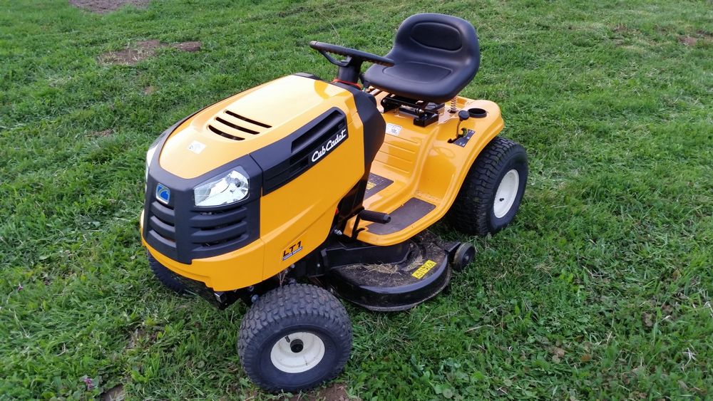 Traktor kosiarka CubCadet LT1