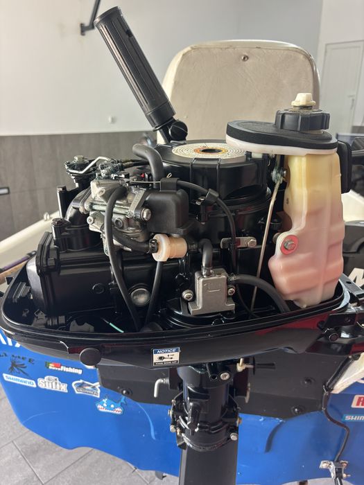 Barco de Pesca com 2 motores, sonda e Reboque incluído