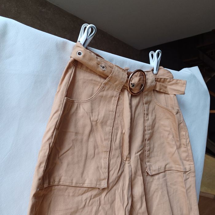 Missguided poszukiwane spodnie cargo beżowe brązowe rude Petite 34 XS