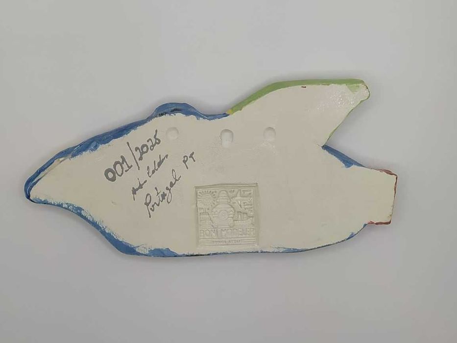 Escultura de cerâmica feita à mão: cães a viajar no espaço