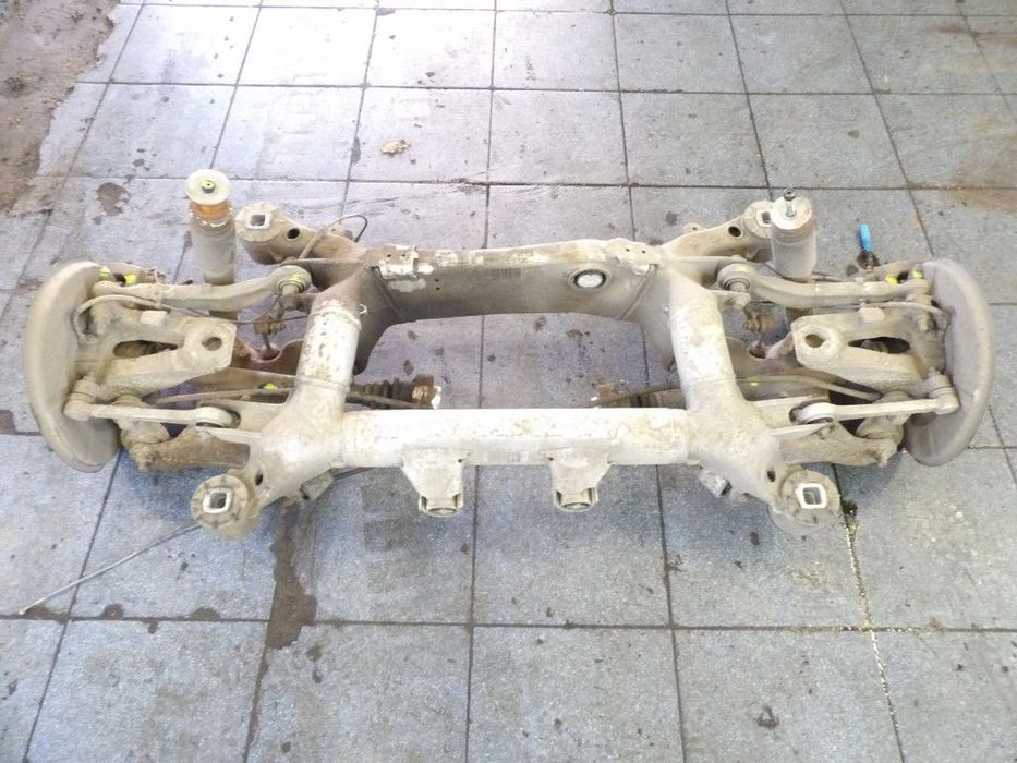 BMW 5 E61 2.5D OŚ TYLNA BELKA