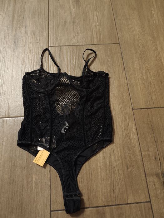 Koronkowe body M