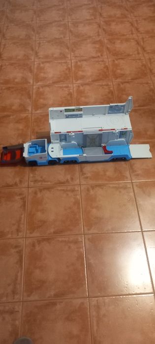 Camiao grande patrulha pata