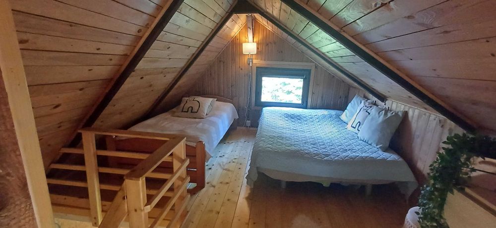 Domek na Kaszubach z balią/jacuzzi nad jeziorem bez sąsiadów.