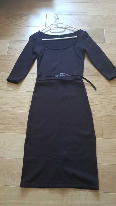 elegancka czekoladowa sukienka, Reserved