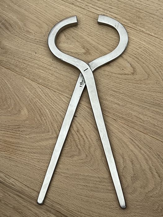 Pinça de cascos nova