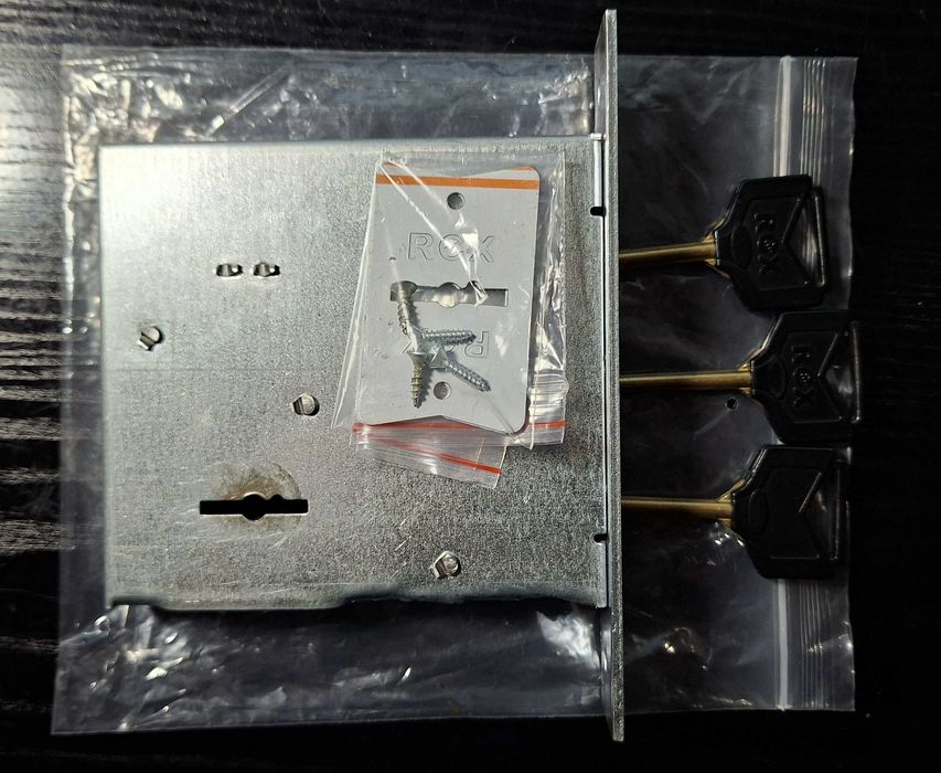 Продам врезной замок REX с тремя ключами