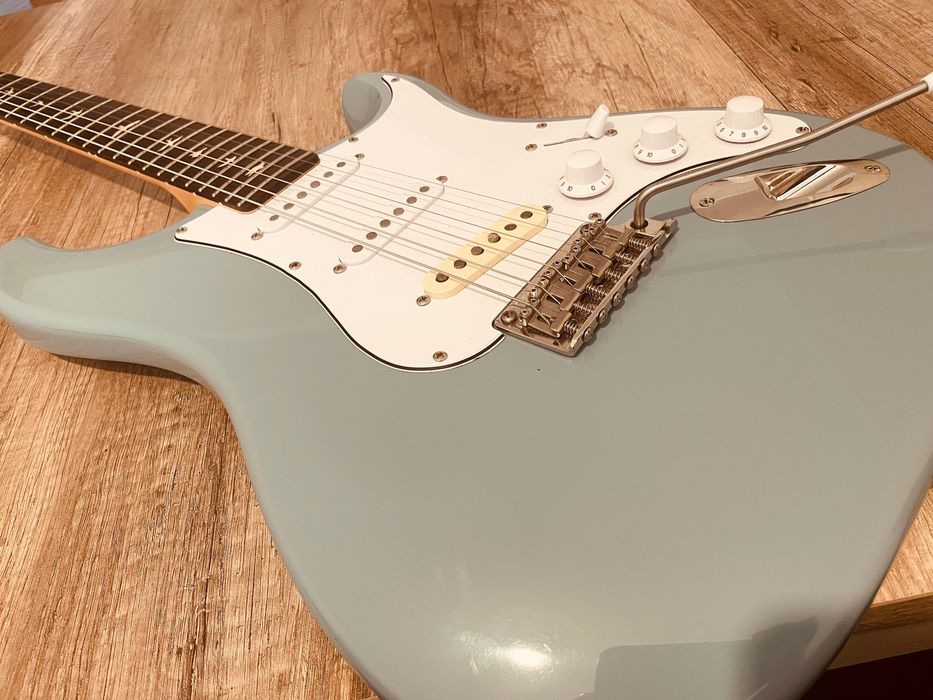 PRS SE Silver Sky