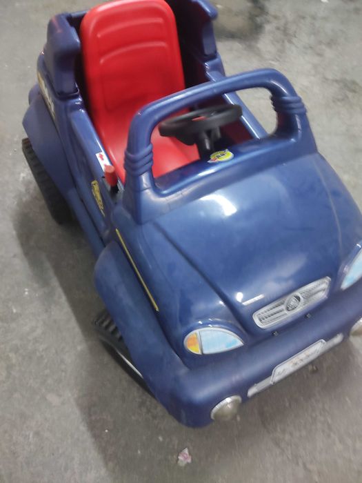 Carro elétrico de criança