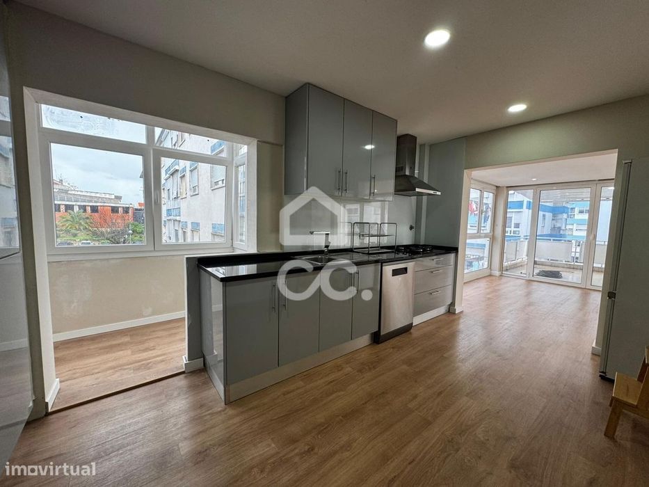 Apartamento T3 com terraço - Odivelas — Odivelas, Lisboa