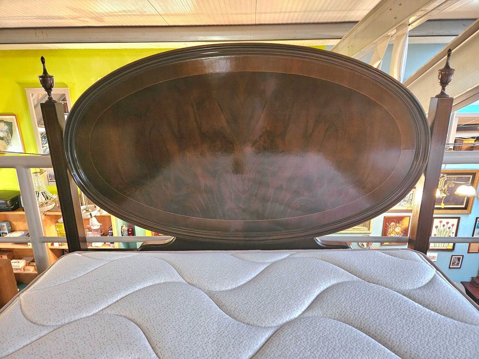 Excelente cama com estrado e colchão Molaflex - óptimo estado geral