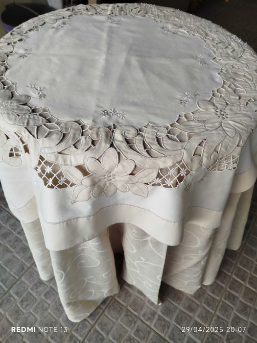 Toalha em bordado Richelieu