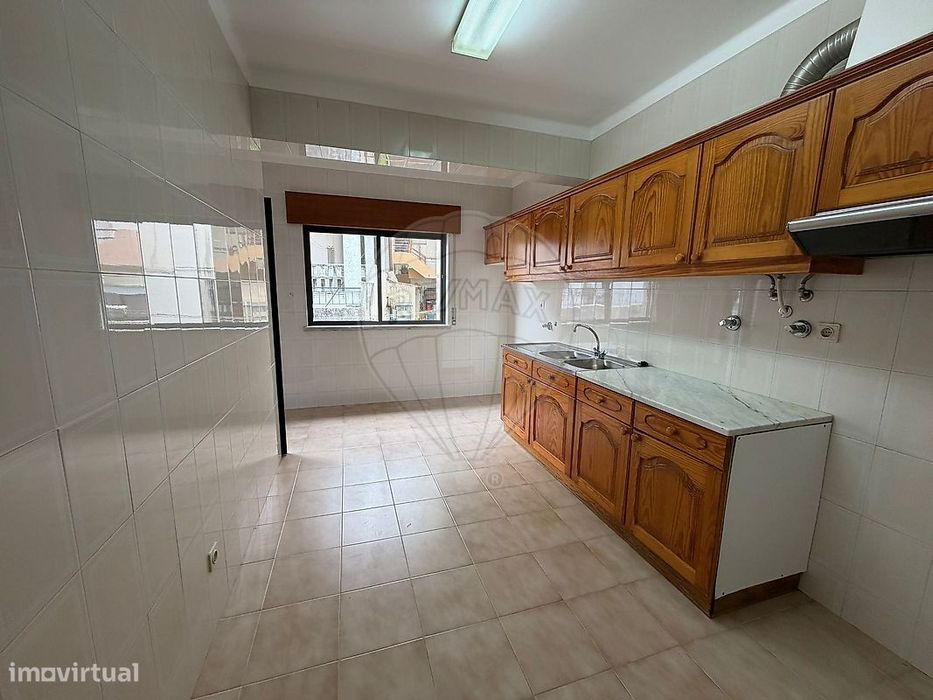 Apartamento T5 para arrendamento