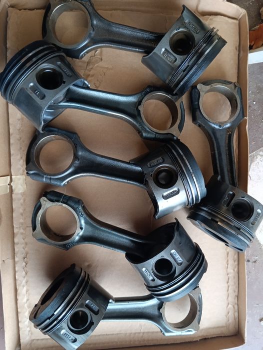 2.2 cdi om611 Поршні з шатунами sprinter vito c220 спринтер поршни