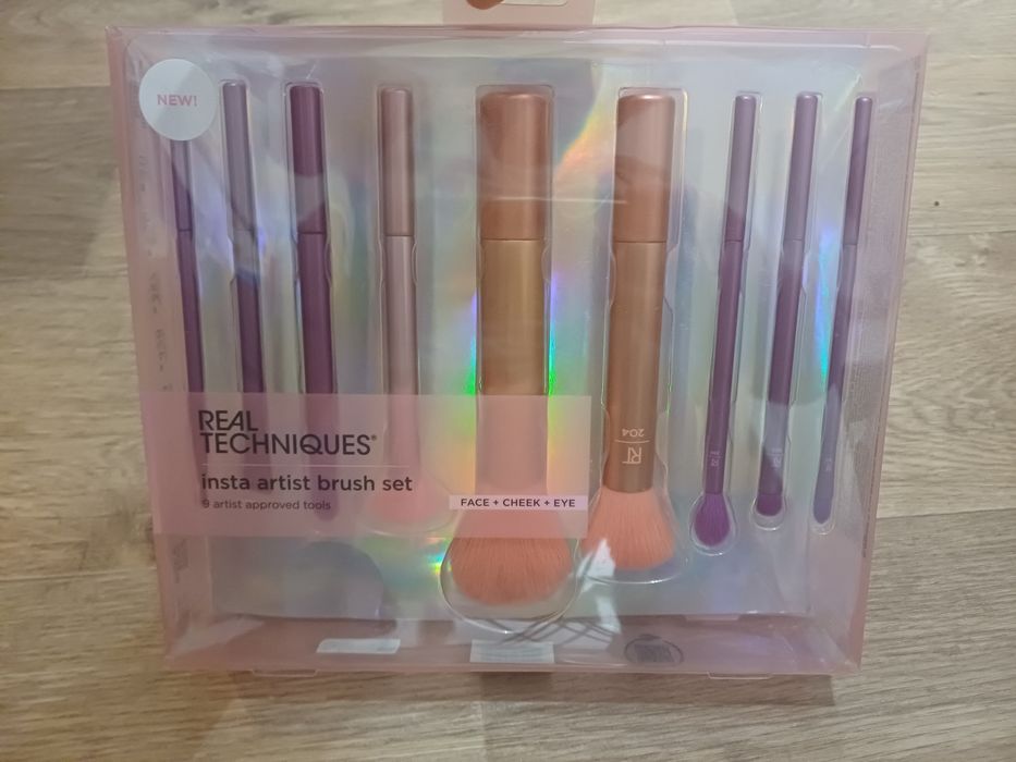 Nowy zestaw pędzli komplet Real Techniques różowy